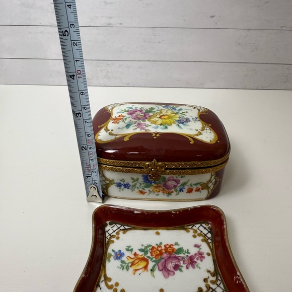 France Hand Painted Plum Porcelain Hinged Trinket Box With Matching Trinket Tray - Picture 2 of 13